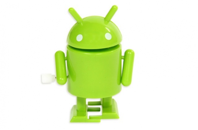 Toy android. Робот андроид игрушка. Пластиковые игрушки андроид. Андроид игрушка желтый. Зарядка для телефона андроид с игрушкой.