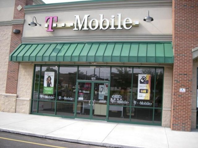 T-Mobile-Store