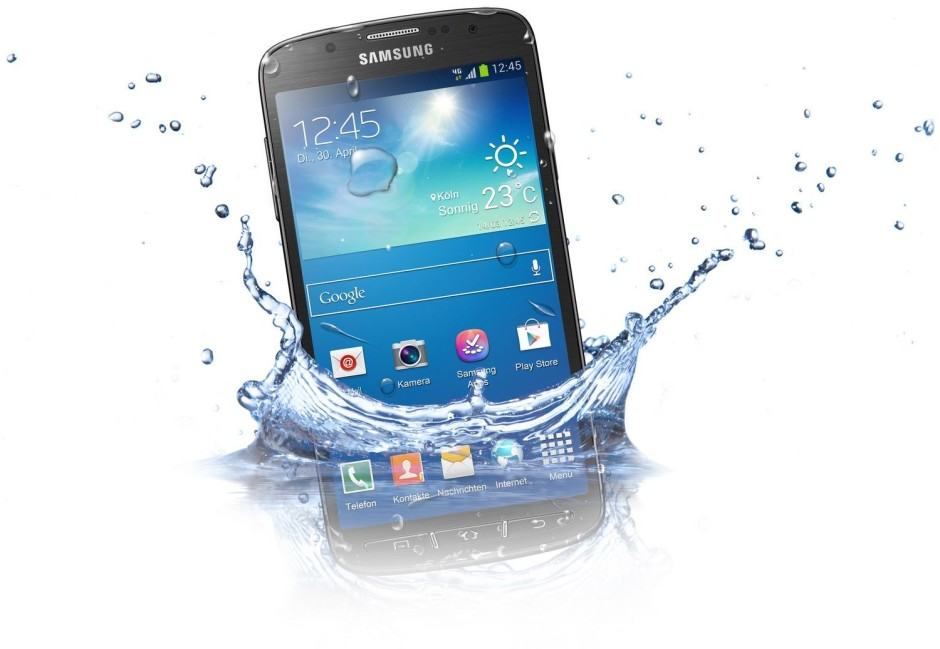 Galaxy-S4-Active-water