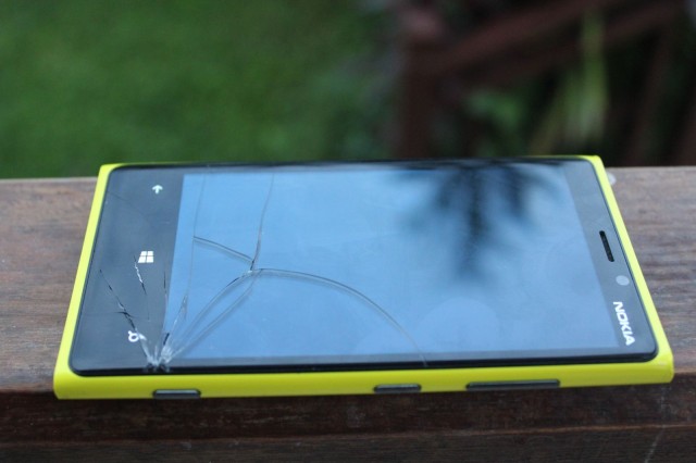 Cracked-Nokia-Lumia-Windows-Phone