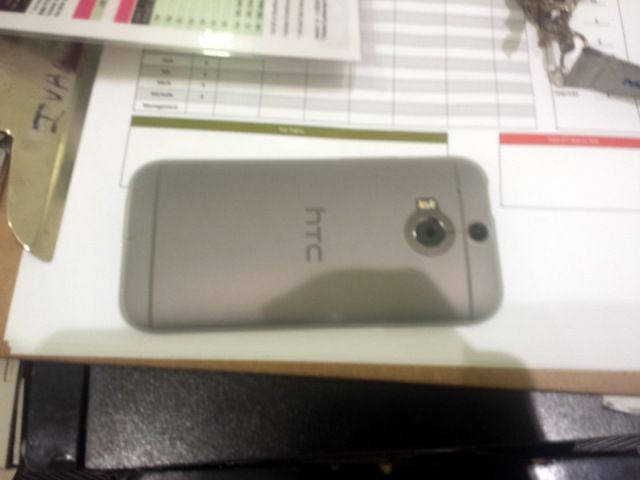 new-HTC-one-spy-shot-back