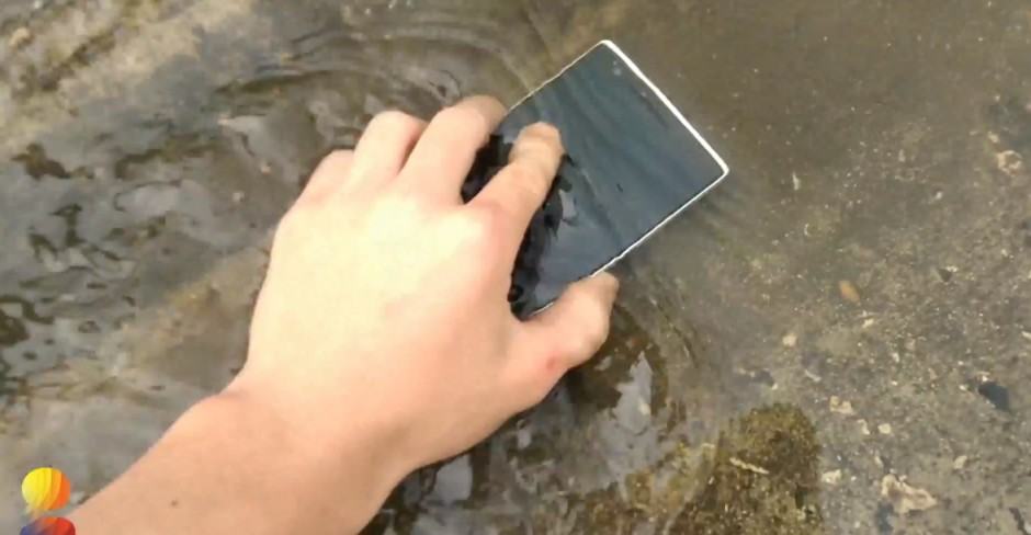 OnePlus-One-water