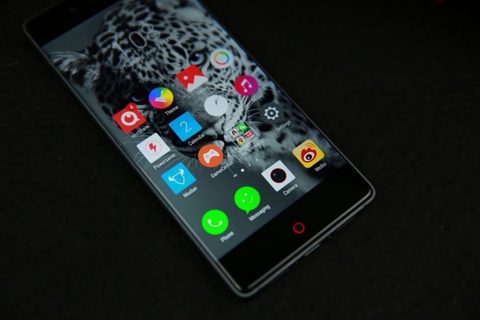 The nubia Z9 has a borderless screen, a 16 MP camera and works with grip and gesture controls. Photo: nubia