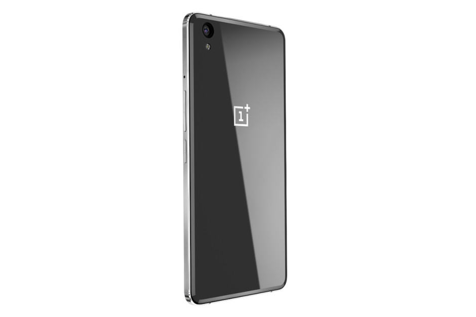The OnePlus X with a ceramic back. Photo: OnePlus