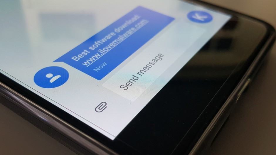 Don't tap untrusted links in SMS messages. Photo: Killian Bell/Cult of Android