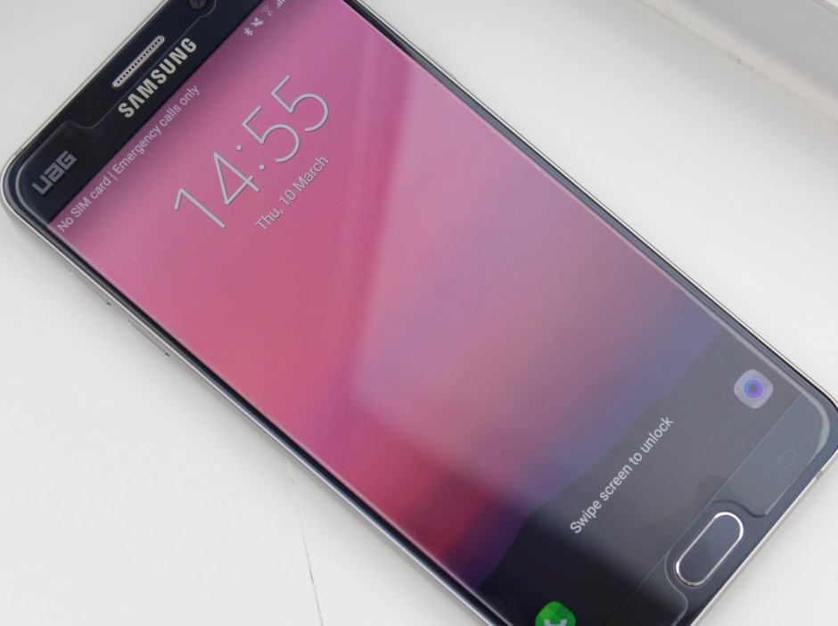 Android N's new wallpaper on Galaxy Note 5. Photo: Killian Bell/Cult of Android